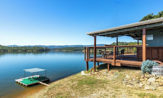 Bradley Cabina | Lakefront Cottage, aconsejable localización Abeja Rock - 1 de 7 Unidades península privada