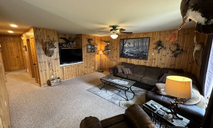 Waubay Casa | 40 Creek Lodge South - Prime Hunting and Fishing Cabin at Waubay Lake