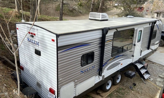 Frazier Park Casa | 40-foot Recreational Vehicle
