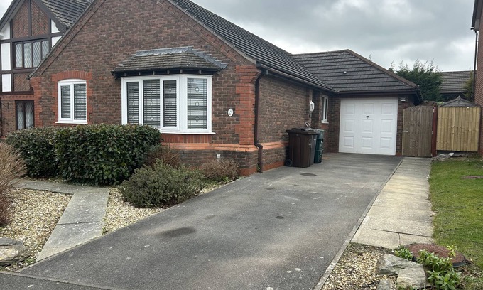 Penrhyn Bay Cabaña | 40 GLODDAETH VIEW, pet friendly, with a garden in Penrhyn Bay