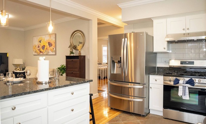 Dorchester Apartamento | 40-Newly renovated, stylish and beautiful apt/4br close to Highway