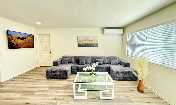 Upland Apartamento | 40% OFF Upland 2 Master Beds W/ Yard - Close To Airport, Hospitals & Colleges