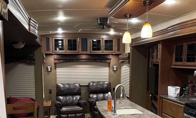 Arcadia Casa | 40' park model on the creek