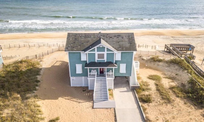 Sea Scape Casa | 4000 Fragile Magic * SUPER Oceanfront * Hot Tub * Pier Views