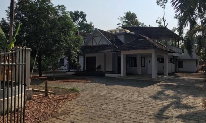 Pallam Casa | 4000 sq ft spacious lexuary house