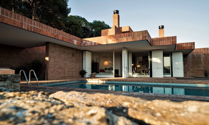 Sant Feliu de Codines Casa | 400m2 swimming pool. Architect Coderch. 35min BCN