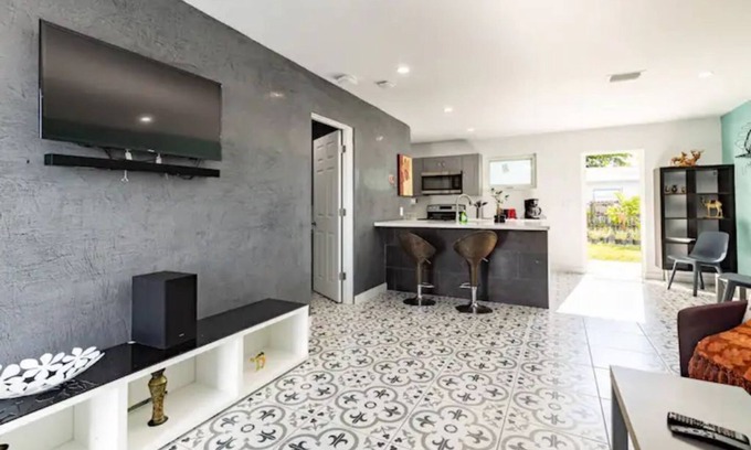 Fort Lauderdale Apartamento | 4014 renovated great for family and long term rent