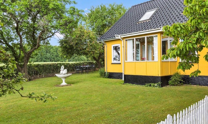 Borre Casa | 4015 Stege - Søndre Landevej 19