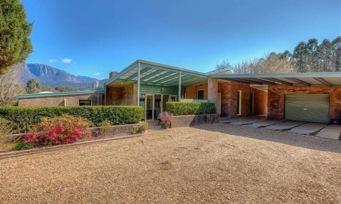 Buckland Casa | 401Buckland, Buckland