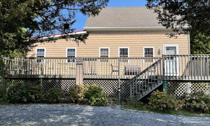 Lewes Casa | 406 E Market - great location on Lewes Beach!