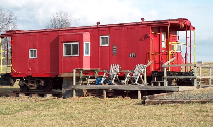 Fancy Gap Cabina | # 407 - Auténticos ferrocarril cabooses Y Depot junto a la Blue Ridge Parkway
