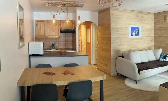 Monetier-les-Bains Apartamento | 40m² with garden and nice view on the valley