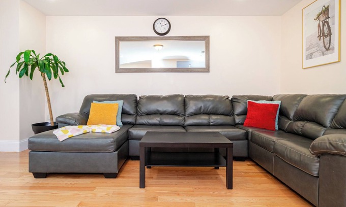Quincy Casa | 41 - 3BR Quincy - Lovely Townhouse near Adams