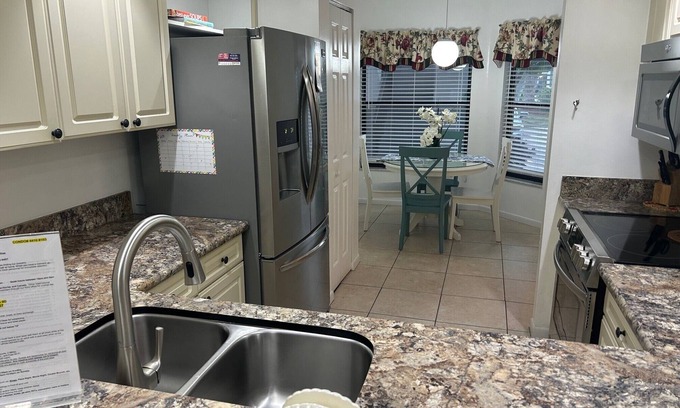 South Bradenton Condominio | 4103 Beautiful 2-bed, 2-bath Bradenton condo close to Beaches and IMG
