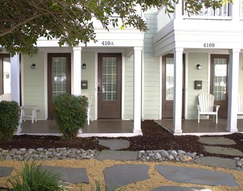 Northeast Virginia Beach Casa | 410A The Jetty House