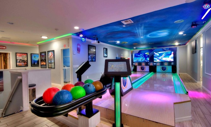 Loughman Casa | 42 Bedrooms Bowling Villas Triple COMBO, Sleeps 116 people