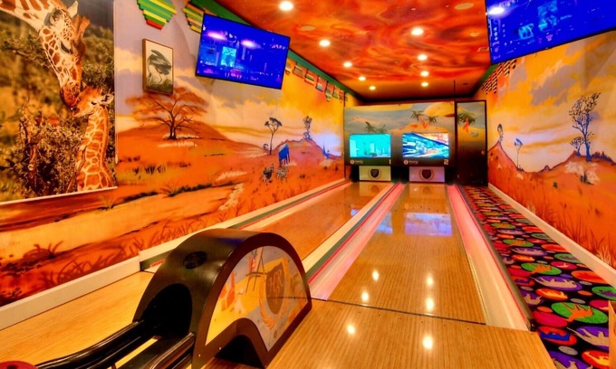 Kissimmee Casa | 42 bedrooms, SAFARI SPORTS WONDER TRIPLE LISTING, sleeps 120