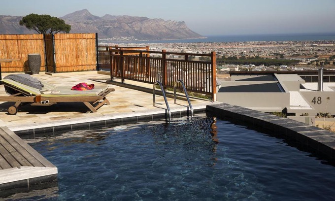 Strand Casa | 43 On Sandstone