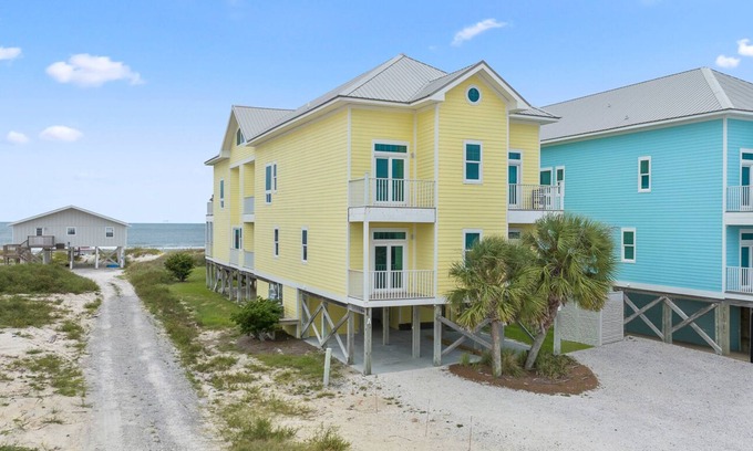 Southpointe Casa | 4364 HWY 180 Fort Morgan - 4 Bedroom Beachfront