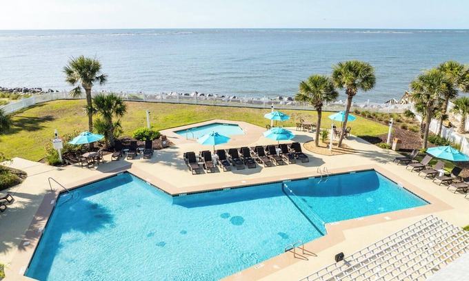 Saint Helena Island Casa | 449 Tarpon Blvd