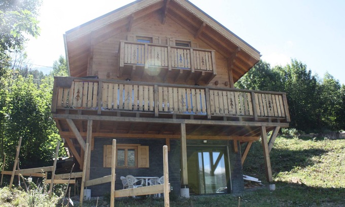 Orcieres Apartamento | Apartamento de 45 m2 en la planta baja de un chalet de madera.