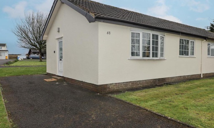 Scurlage Casa | 48 Gower Holiday Village