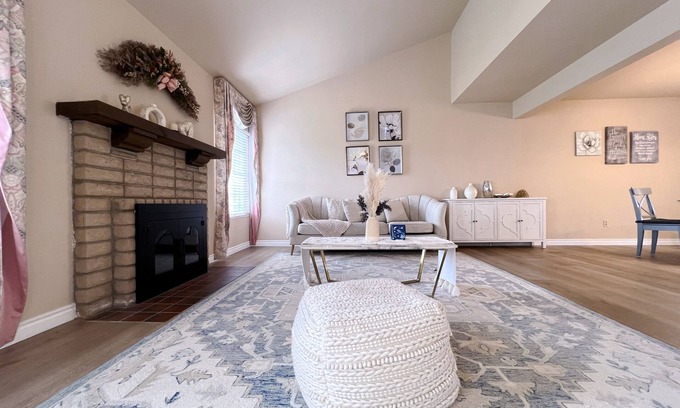 Azusa Casa | 4B3B Modern Spacious House with Nice Backyard