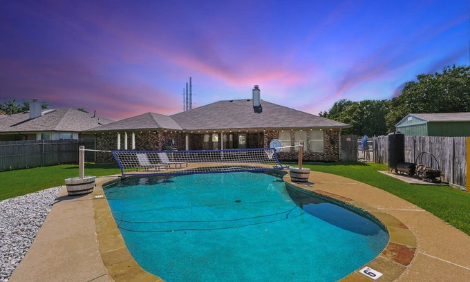 Keller Casa | 4BD/2BA Bohemian x Southern Getaway w Pool+Cinema