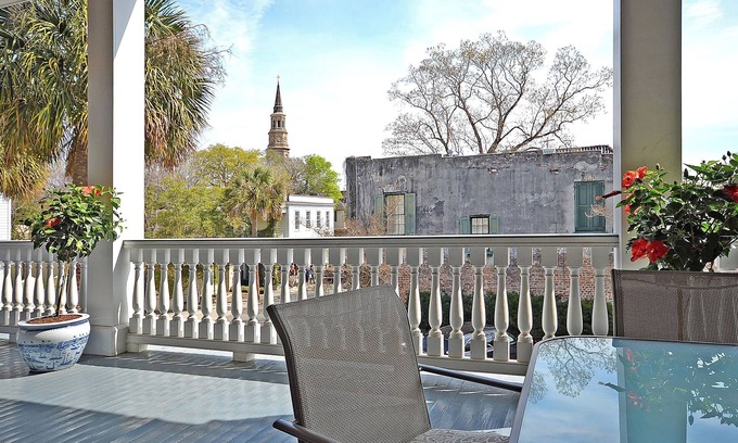 Charleston Historic District Condominio | 1-5 BR Historic Downtown Charleston- ¡Un fin de semana para el verano!
