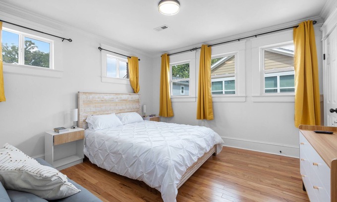 Durham Casa | 4BD/fenced backyard/Close to Duke