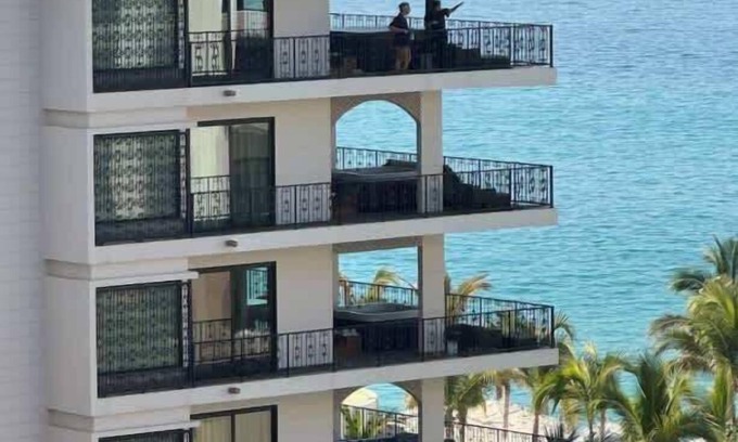 Mauricio Castro Villa | 4BD Oceanfront Unit at Villa La Valencia