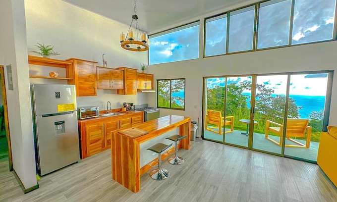 Ballena Villa | 4bd Panoramic Ocean View CASA LORO