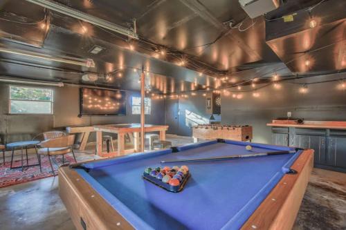 Briargate Casa | 4BD With Game Lounge Hot tub Dog Friendly USAFA