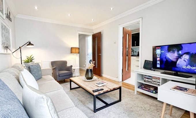 West Hampstead Casa | 4BDR Kilburn Flat near Hampstead Heath, Abbey Road