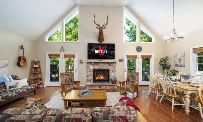 Rowland Chalet De Esquí | 4BDRM * Games * Family Frndly* Fire Pit * Masthope