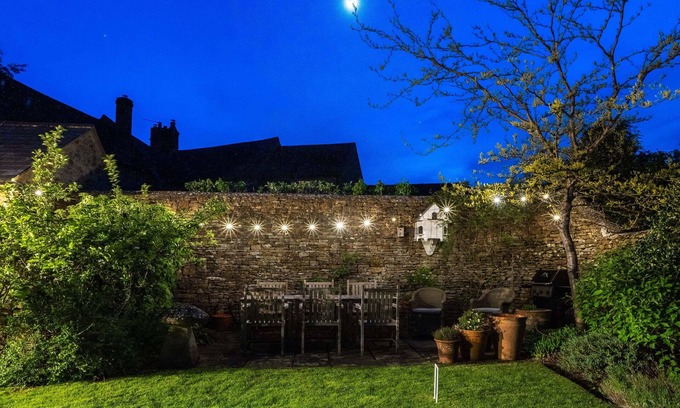 Chipping Norton Casa | 4Bed Thatched Cottage in Oxfordshire