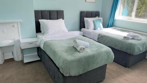 Aylesbury Casa | 4Bedroom house at Town Centre with Free Driveway Parking