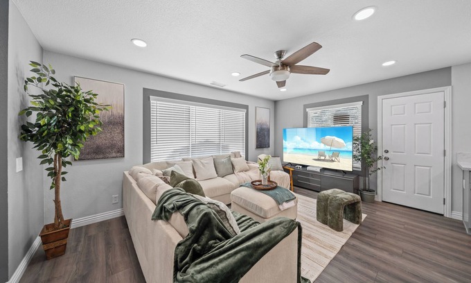 Mira Mesa Casa | 4-Bed 3-Bath House, King Bed, Gated Yard, Parking, Ranch