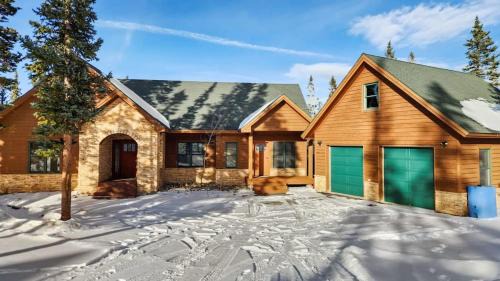 Quandary Village Casa | 4BR Blue River Retreat with Hot Tub