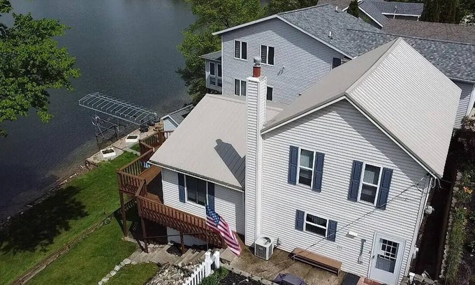 Plainwell Casa | 4BR Furnished Rental on Pine Lake Sept–May Rental 2900/month-includes utilities