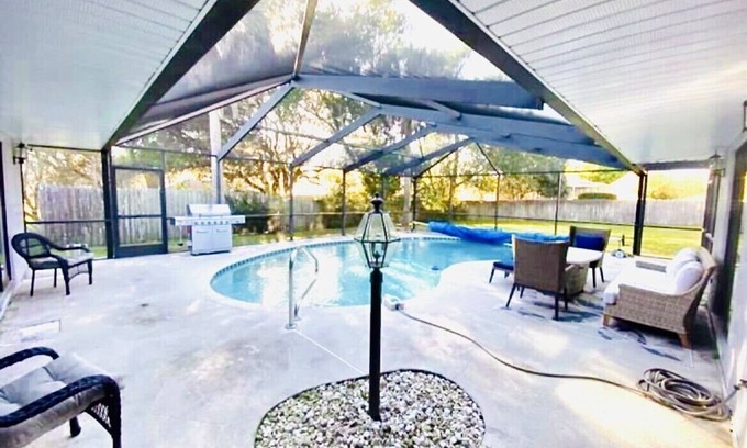 Inverness Casa | 4br Heated POOL - fenced, trails, golf, springs, near downtown