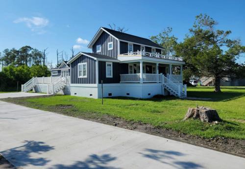 Davis Casa | 4BR Historic Home Private Dock Fishing