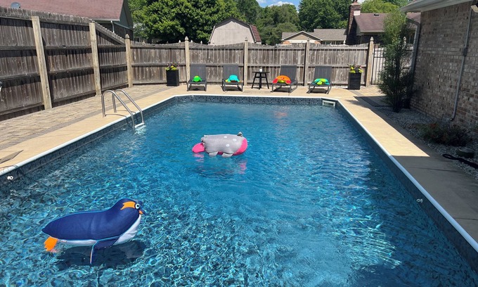 Plainfield Casa | 4BR Home w/ Heated Pool, Arcade & More – less than 10 Min from Airport