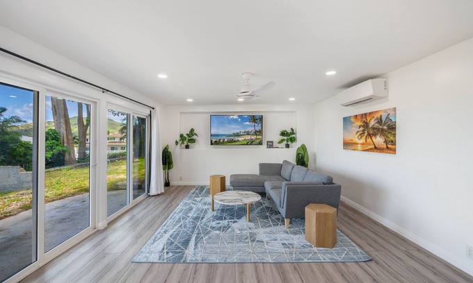 Kailua Casa | 4BR Kailua Ocean Views King Bed AC Pet-Friendly WiFi