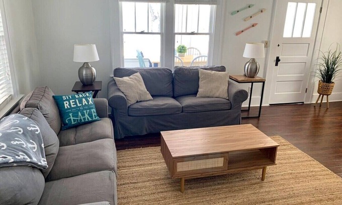 Ashville Casa | Lakeside Retreat 4BR House |Kayak Adventure