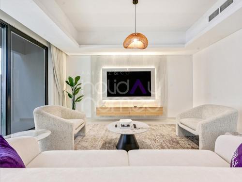 Dubai Villa | 4BR Luxurious Villa DAMAC Hills 2