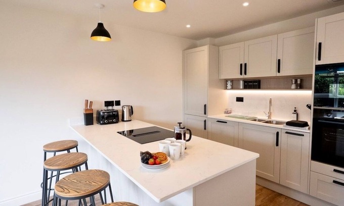New Forest District Casa | 4BR Modern Home Near New Forest