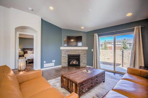 Northgate Casa | 4BR Modern Townhome Close to USAFA