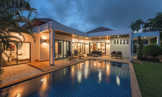 Rawai Apartamento | 4Br Near Pier Private Pool & Garden V246