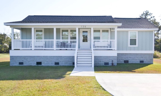 Davis Casa | 4BR Soundfront cottage |Private Dock|Fishing|